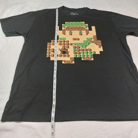 Legend of Zelda Lootcrate Black Pixel Link Graphic T-Shirt Size XL - Picture 2 of 6